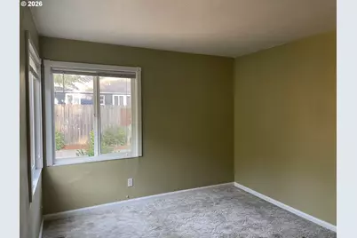 766 W Union St, Roseburg, OR 97471 - Photo 19