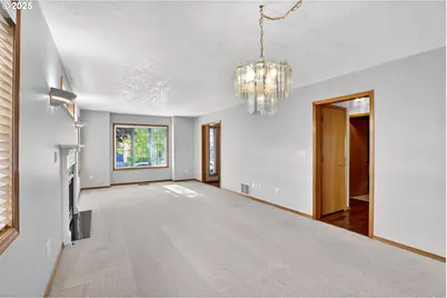 535 NE 24th St, Gresham, OR 97030 - Photo 9