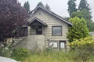 2075 N 8th St, Coos Bay, OR 97420 - Photo 1