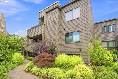 5620 S Riverside Ln #1, Portland, OR 97239 - Photo 1