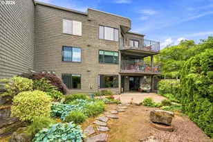 5620 S Riverside Ln, Portland, OR 97239 - Photo 37
