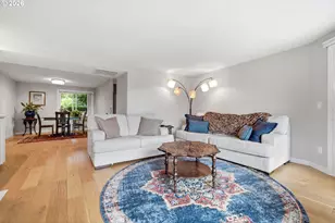 5620 S Riverside Ln, Portland, OR 97239 - Photo 13