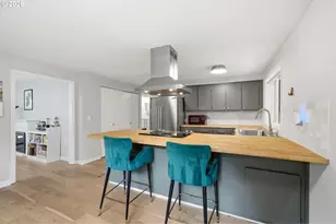 5620 S Riverside Ln, Portland, OR 97239 - Photo 19