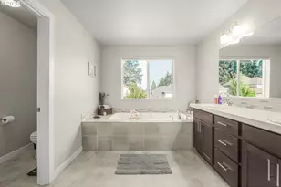 14446 SE Garland Ln, Milwaukie, OR 97267 - Photo 19