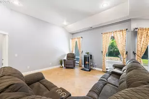 2165 Garfield St, North Bend, OR 97459 - Photo 5