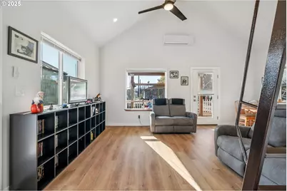 34326 Johnson Landing Rd #E-1, Scappoose, OR 97056 - Photo 5