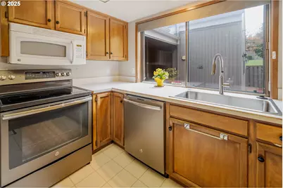 6630 Huntington Cir SE, Salem, OR 97306 - Photo 9