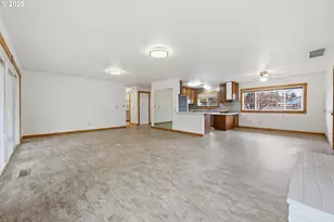 1920 NE View Ct, Gresham, OR 97030 - Photo 9