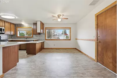 1920 NE View Ct, Gresham, OR 97030 - Photo 15