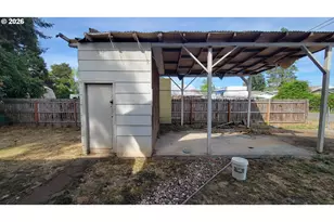 2410 Porter St, Lebanon, OR 97355 - Photo 13