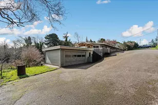 2912 Stanton Ave, North Bend, OR 97459 - Photo 3