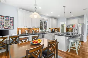 7281 NE Rockridge Pl, Hillsboro, OR 97124 - Photo 17