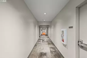 841 S Gaines St, Portland, OR 97239 - Photo 11