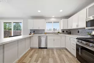 2817 SE 151st Ave, Portland, OR 97236 - Photo 13