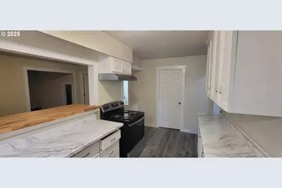 1123 W 2nd St, The Dalles, OR 97058 - Photo 9