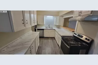 1123 W 2nd St, The Dalles, OR 97058 - Photo 5