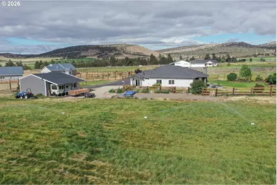 8933 NW Elizabeth Way, Prineville, OR 97754 - Photo 25