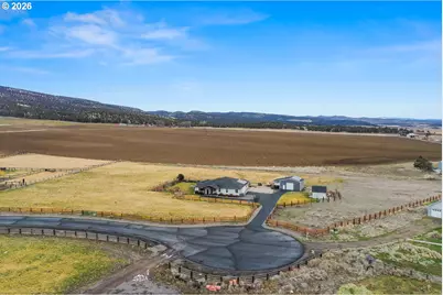 8933 NW Elizabeth Way, Prineville, OR 97754 - Photo 1