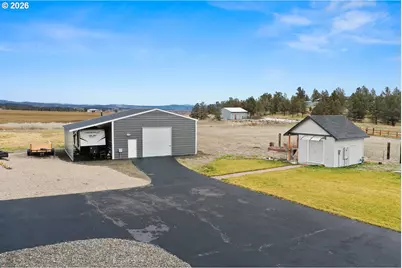 8933 NW Elizabeth Way, Prineville, OR 97754 - Photo 27