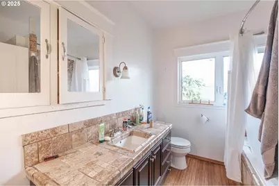 55 Q St, Cottage Grove, OR 97424 - Photo 35