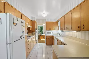 15909 NE Morris St, Portland, OR 97230 - Photo 3