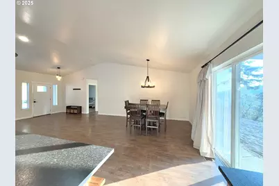 477 Palisade Dr, Roseburg, OR 97471 - Photo 13