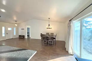 477 Palisade Dr, Roseburg, OR 97471 - Photo 13