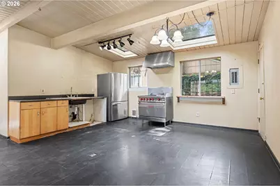 5345 SW Arnold St, Portland, OR 97219 - Photo 3