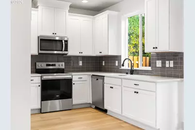 7472 N Polk Ave, Portland, OR 97203 - Photo 7