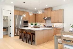 22990 Bland Cir, West Linn, OR 97068 - Photo 9