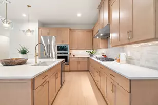 22990 Bland Cir, West Linn, OR 97068 - Photo 7