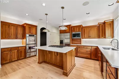 8768 SW Marseilles Dr, Beaverton, OR 97007 - Photo 7