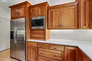 8768 SW Marseilles Dr, Beaverton, OR 97007 - Photo 9