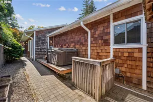 3530 SW Falcon St, Portland, OR 97219 - Photo 41
