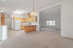 4055 Royal Ave, Eugene, OR 97402 - Photo 9