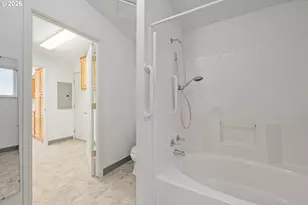 4055 Royal Ave, Eugene, OR 97402 - Photo 29