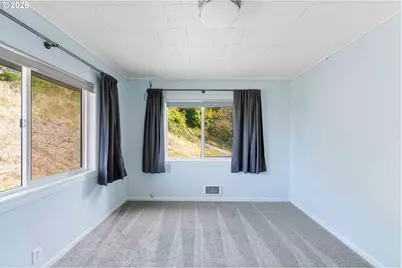 66634 Glasgow Ln, North Bend, OR 97459 - Photo 15
