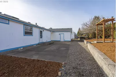 860 W Ellendale Ave, Dallas, OR 97338 - Photo 11