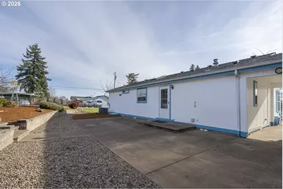 860 W Ellendale Ave, Dallas, OR 97338 - Photo 9