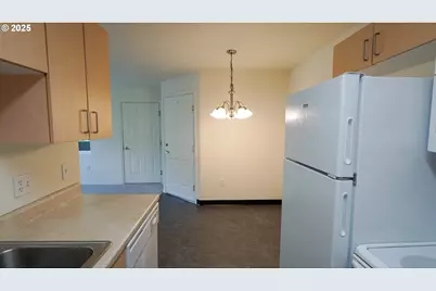 9234 SE Division St #110, Portland, OR 97266 - Photo 7