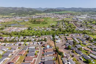 309 Deschutes Ln, Roseburg, OR 97471 - Photo 33