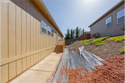 309 Deschutes Ln #136, Roseburg, OR 97471 - Photo 25