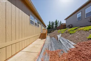 309 Deschutes Ln, Roseburg, OR 97471 - Photo 25
