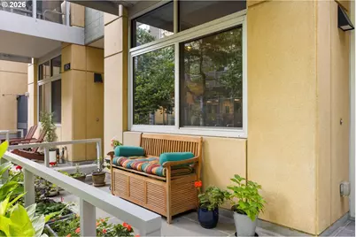 819 S Pennoyer St, Portland, OR 97239 - Photo 33