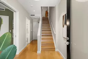 819 S Pennoyer St, Portland, OR 97239 - Photo 3