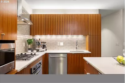 819 S Pennoyer St, Portland, OR 97239 - Photo 11