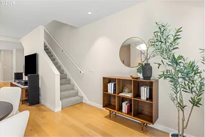 819 S Pennoyer St, Portland, OR 97239 - Photo 19