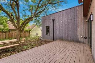 2540 SE Clay St, Portland, OR 97214 - Photo 39
