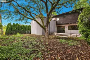 2540 SE Clay St, Portland, OR 97214 - Photo 41