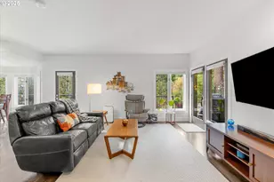 10850 SW Creightonwood Pl, Portland, OR 97219 - Photo 13